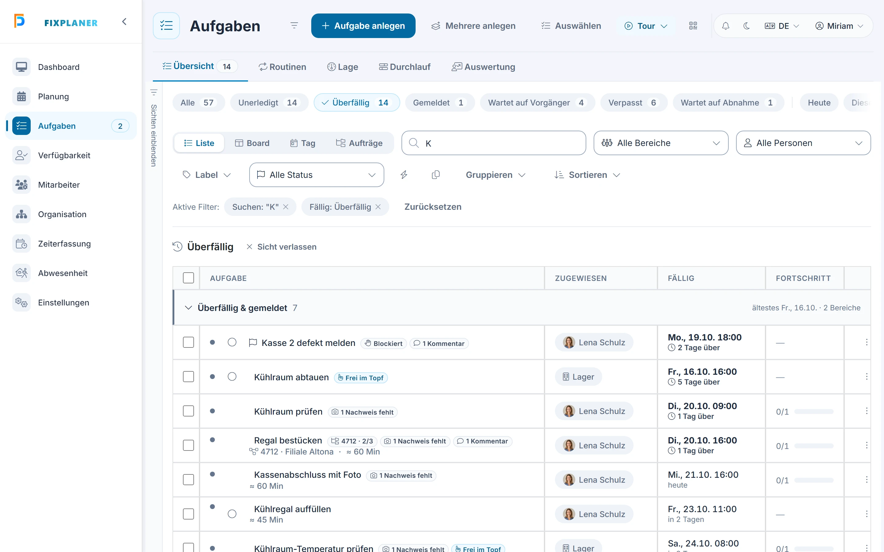 Screenshot Filter und Sichten: Schritt 1: Filter setzen. Markiert: (A) Filter und Sortierung: Die Leiste bietet Filter und Sortierung für die Aufgabenliste., (B) Aktive Filter: Diese Zeile zeigt, welche Filter gerade gelten.