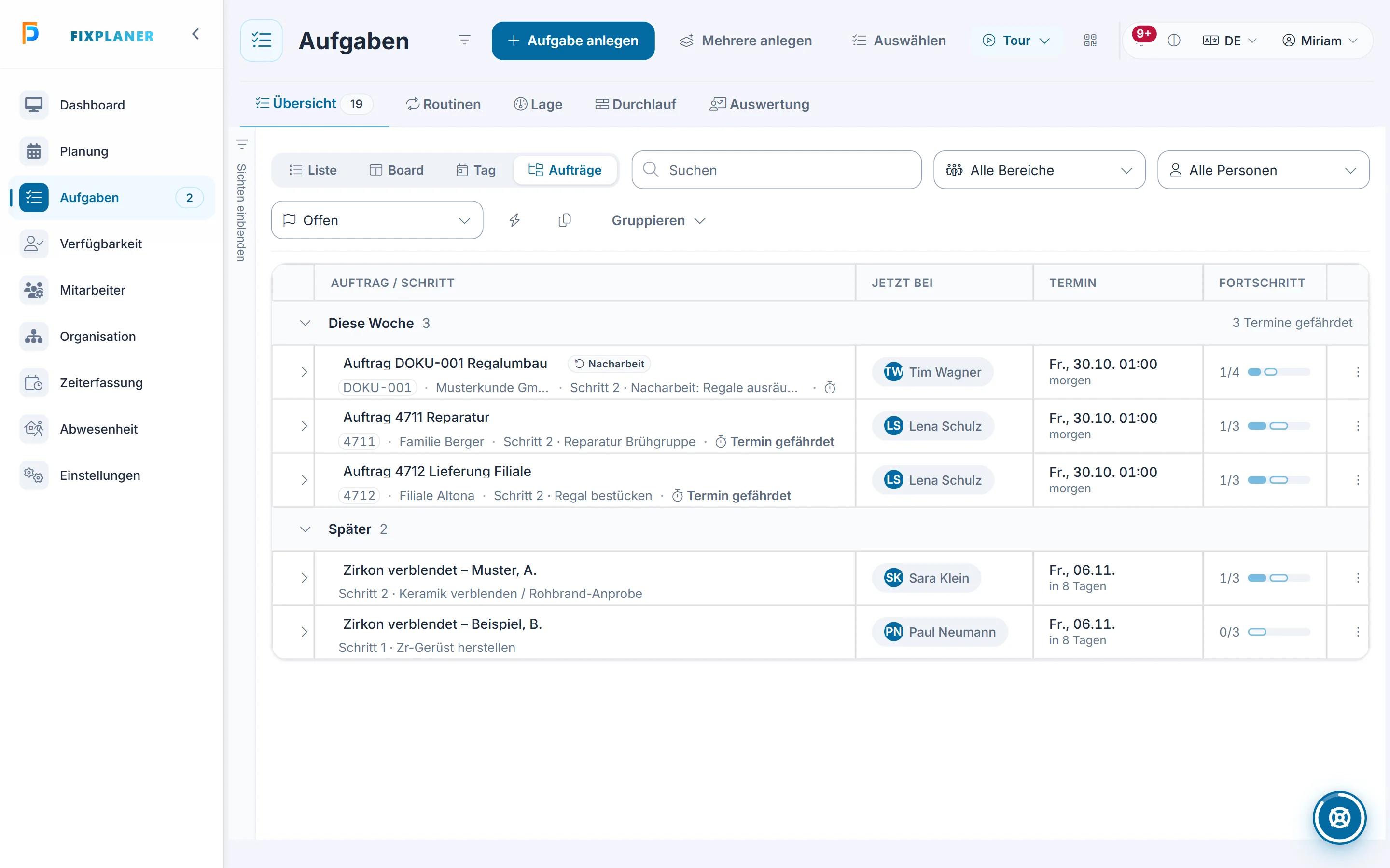 Screenshot Aufträge aus Abläufen: Schritt 8: Stand verfolgen. Markiert: (A) Schritt 2 · Keramik verblenden / Rohbrand-Anprobe: Nummer und Titel des laufenden Schritts, laufen mehrere gleichzeitig, steht die Zahl der weiteren dahinter.