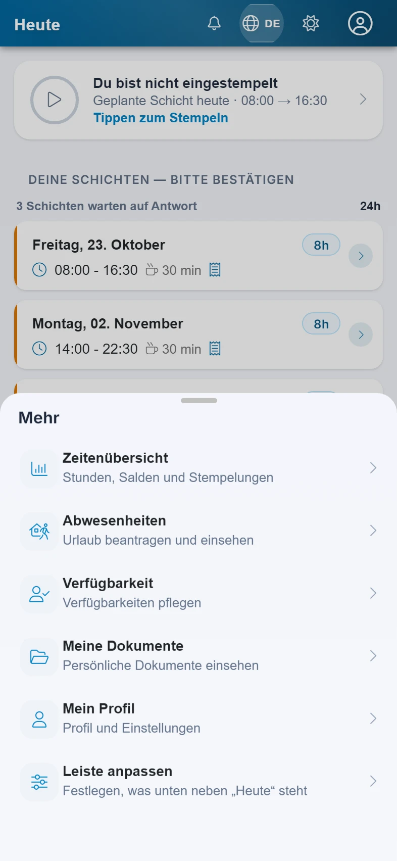 Screenshot Leiste anpassen: Schritt 1: Mehr öffnen. Markiert: (1) Leiste anpassen: Öffnet das Blatt, in dem du die Plätze der Leiste unten belegst., (A) Bereiche: Hier erreichst du jeden Bereich der App, auch die, die nicht in der Leiste unten stehen.