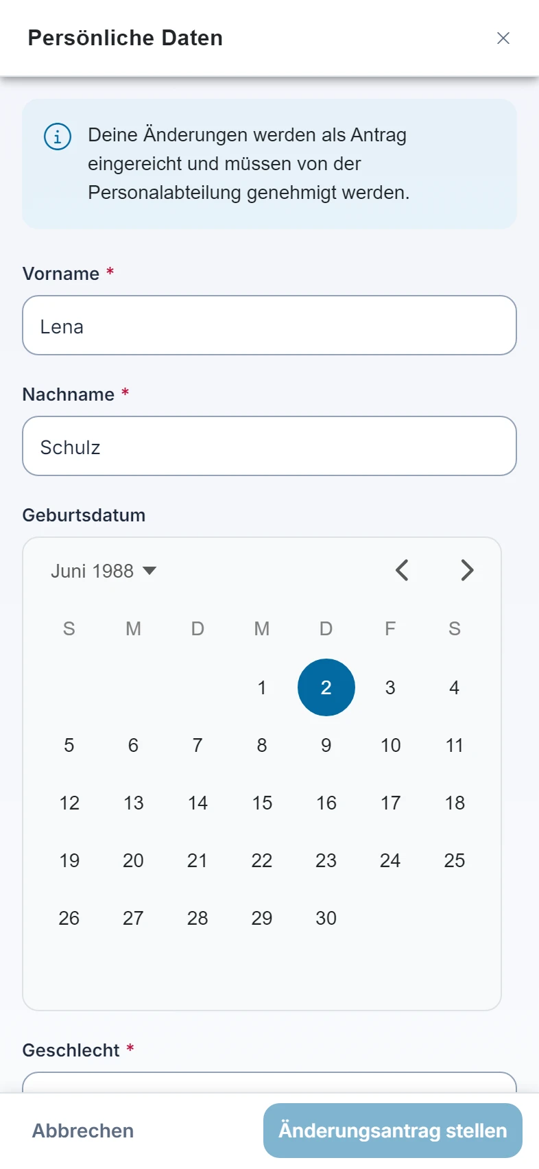 Screenshot Mein Profil (Änderungsantrag): Schritt 2: Änderung beantragen. Markiert: (1) Vorname: Dein Vorname, so wie er in der Firma geführt wird., (2) Nachname: Dein Nachname, so wie er in der Firma geführt wird.