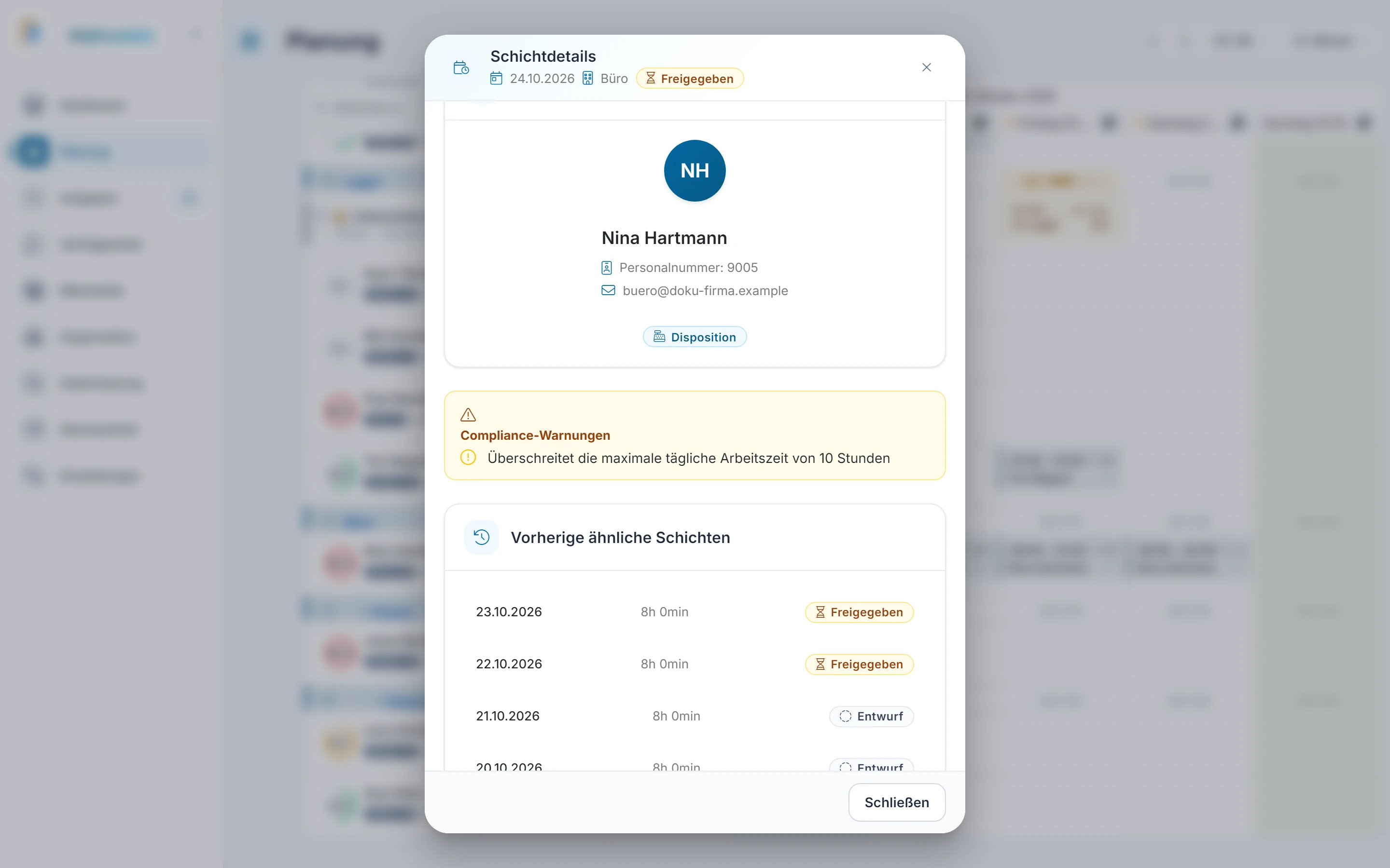 Screenshot Schicht anklicken: Schichtdetails: Schritt 3: Hinweise ansehen. Markiert: (A) Compliance-Warnungen: Die Hinweise nennen Verstöße gegen Arbeitszeitgrenzen.