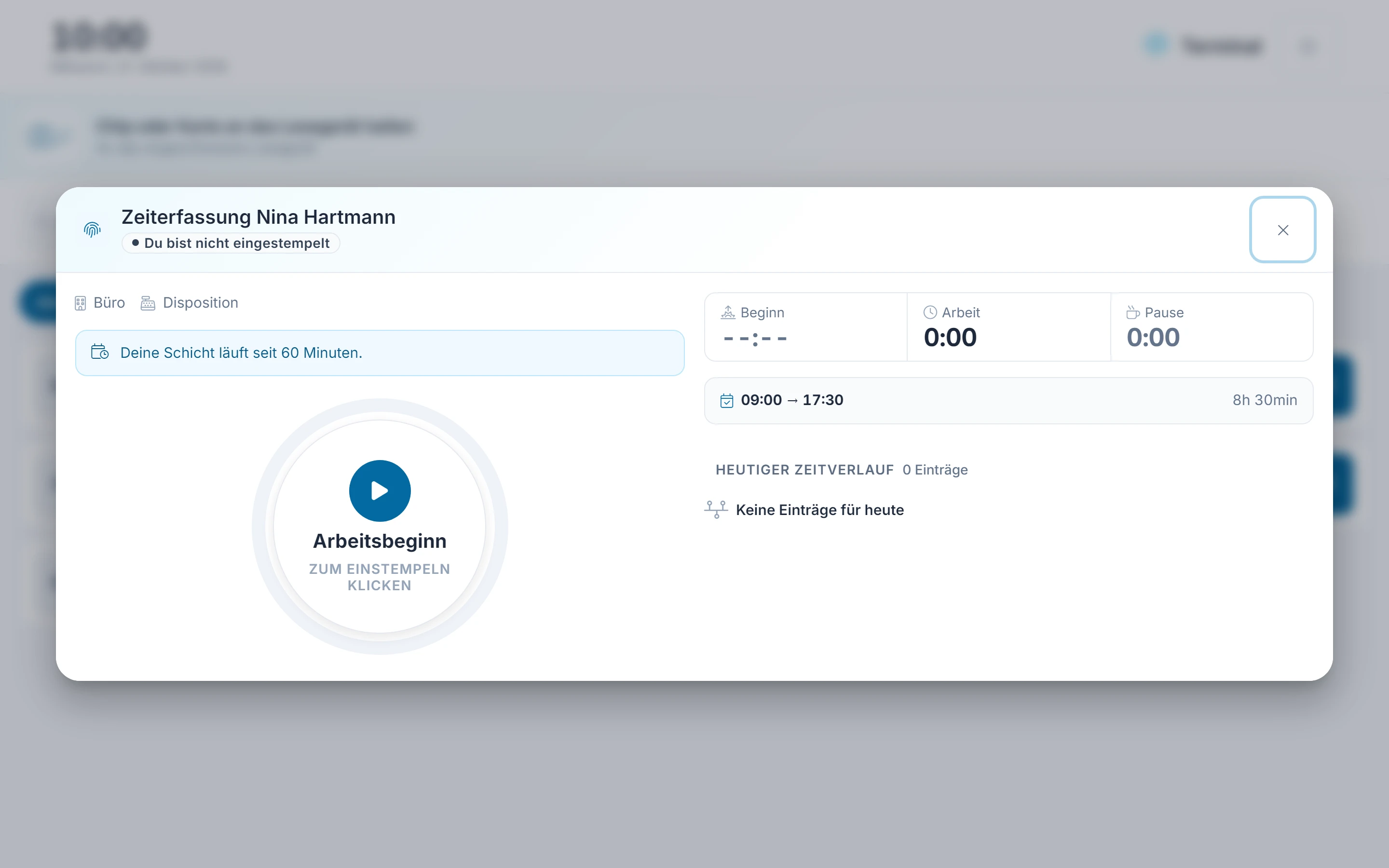 Screenshot Stempeln mit Chip oder PIN: Schritt 3: Einstempeln. Markiert: (1) Arbeitsbeginn: Der Stempelknopf im Stempeldialog heißt im ausgestempelten Zustand „Arbeitsbeginn“, auf großen Bildschirmen ist er ein runder Stempelring.