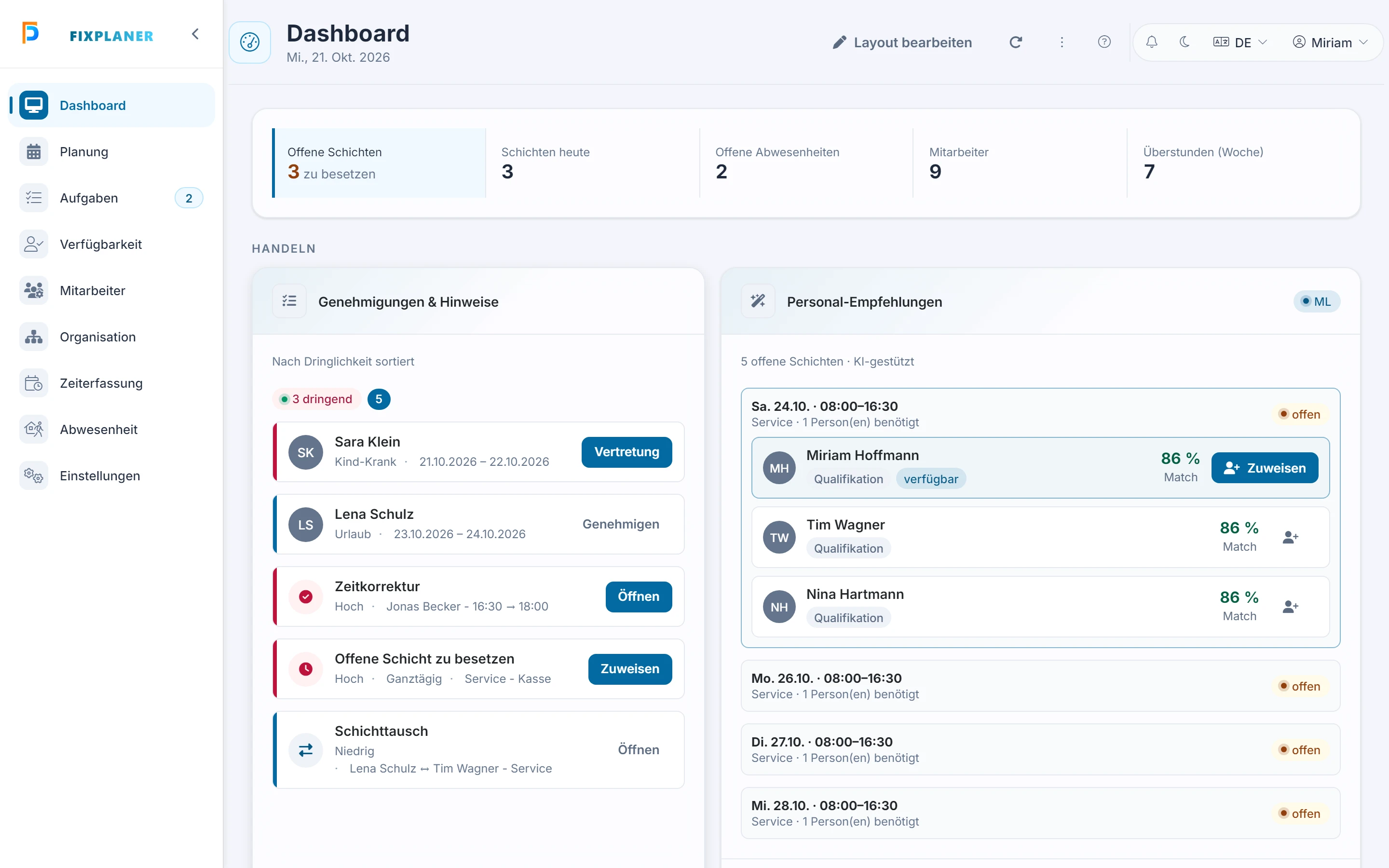 Screenshot Korrekturen genehmigen: Schritt 1: Antrag öffnen. Markiert: (1) Zeitkorrektur: Je offenem Antrag steht eine Zeile „Zeitkorrektur“ in der Dashboard-Kachel „Genehmigungen & Hinweise“.